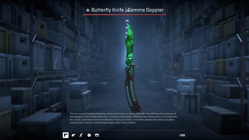 Butterfly Knife | Gamma Doppler Emerald Skin mit leuchtend grünem Finish, auf schwarzem Hintergrund